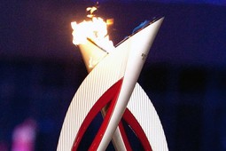 Завтра олимпийский огонь завезут в Сочи  